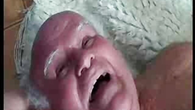 به علاوه اندازه معلم سکسی اسکارلت در سالن زیبایی