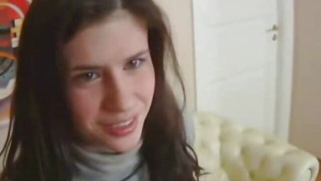 دکتر واژن یک معلم sex زن جوان را جستجو می کند